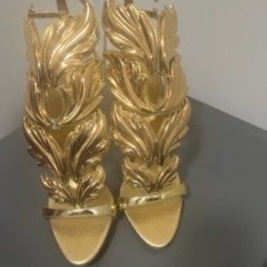 Gold Giuseppe Zanotti "Cruel" heels